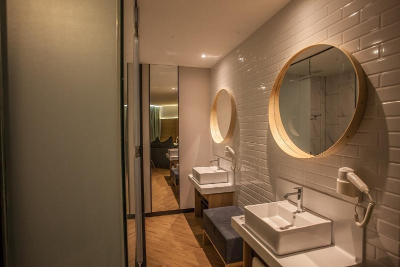 ג'והור בהרו Hako Hotel מראה חיצוני תמונה